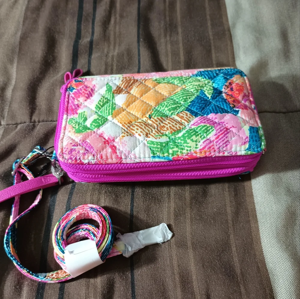 Vera Bradley RFID‎ Protection Wristlet/Wallet/Crossbody Bag NWOT